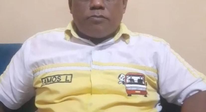 Ketua Organisasi Sopir Angkot Kaimana, Amos Lesnussa: “Kami Ingin Polisi yang Adil di Jalan dan Ramah pada Rakyat Kecil”
