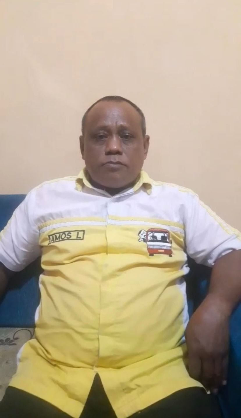 Ketua Organisasi Sopir Angkot Kaimana, Amos Lesnussa: “Kami Ingin Polisi yang Adil di Jalan dan Ramah pada Rakyat Kecil”