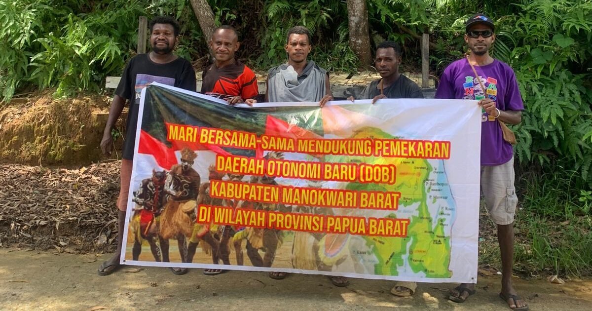 MASYARAKAT MANOKWARI BARAT DESAK PERCEPATAN DOB MANBAR.