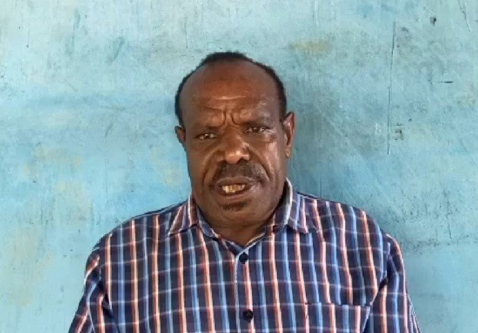 Kepala Suku Pegunungan Tengah Provinsi Papua Barat : Mengimbau masyarakat agar tetap tenang.