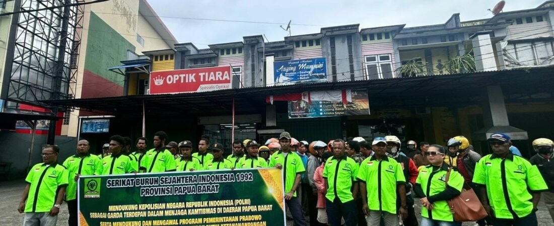 SBSI & Komunitas Ojek Papua Barat Manokwari gelar aksi Deklarasi dukung pemerintah dan Polri.